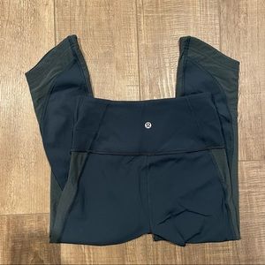 Lululemon cropped leggings (LIKE BRAND NEW)